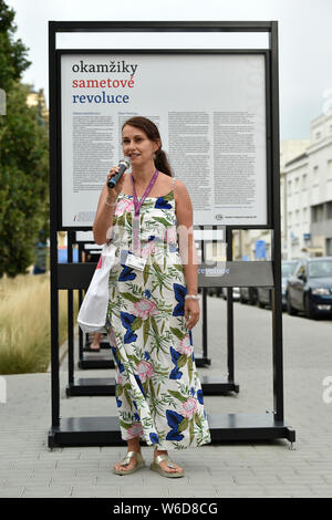 Uherske Hradiste, République tchèque. 31 juillet, 2019. Une exposition de photos préparé par le CCT et intitulé Moments de la Révolution de Velours, en commémoration du 30e anniversaire des événements de novembre 1989, commence dans le cadre de l'école du film d'Uherske Hradiste, République tchèque, le 31 juillet 2019. Credit : Dalibor Gluck/CTK Photo/Alamy Live News Banque D'Images