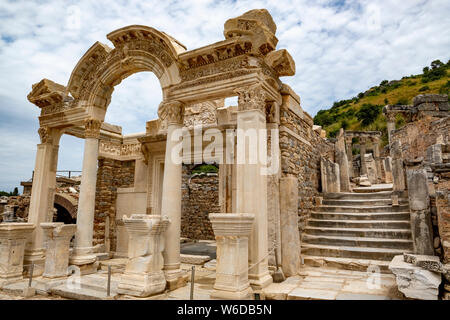 Les ruines de l'ancienne ville romaine et grecque d'Ephèse, une fois qu'un des principaux ports de l'empire romain, et situé dans la province d'Izmir, Turquie Banque D'Images