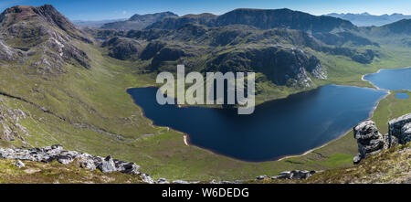 Vue de Sgurr na dans Laocainn Dubh Loch Beinn vers Fisherfield Letterewe Lair, et des forêts, de l'Écosse Banque D'Images