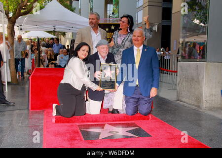 30 juillet 2019, Hollywood, Californie, USA : J16057CHW.Hollywood Chamber of Commerce rend hommage à Stacy Keach avec étoile sur le Hollywood Walk of Fame.1628 Vine Street, près de la célèbre coin de Hollywood & Vine, Hollywood, Californie, USA .07/31/2019 .MATT LEBLANC, MALGOSIA TOMASSI KEACH, RANA GHADBAN, STACY KEACH ET JEFF ZARRINNAM.Â©Clinton H.Wallace/Photomundo/ Photos International Inc (crédit Image : © Clinton Wallace/Globe Photos via Zuma sur le fil) Banque D'Images