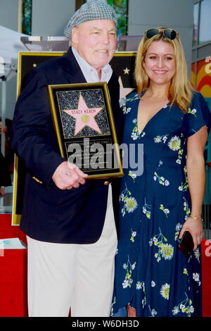 30 juillet 2019, Hollywood, Californie, USA : J16057CHW.Hollywood Chamber of Commerce rend hommage à Stacy Keach avec étoile sur le Hollywood Walk of Fame.1628 Vine Street, près de la célèbre coin de Hollywood & Vine, Hollywood, Californie, USA .07/31/2019 .STACY KEACH ET GUEST .Â©Clinton H.Wallace/Photomundo/ Photos International Inc (crédit Image : © Clinton Wallace/Globe Photos via Zuma sur le fil) Banque D'Images