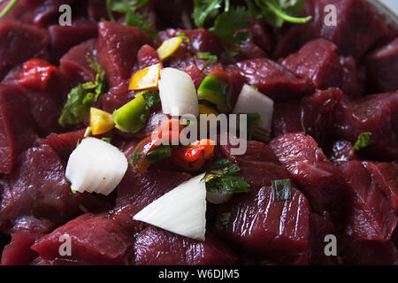 Cubes de boeuf à ragoût, morceaux de boeuf, des morceaux de viande crue Banque D'Images