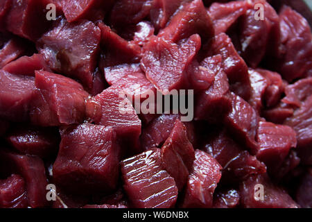 Cubes de boeuf à ragoût, morceaux de boeuf, des morceaux de viande crue Banque D'Images