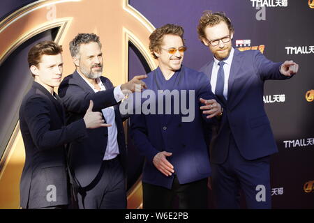 (De gauche) l'acteur Anglais Tom Holland, acteur et réalisateur américain Mark Ruffalo, acteur et chanteur américain Robert Downey Jr. et l'acteur Anglais Tom Hi Banque D'Images