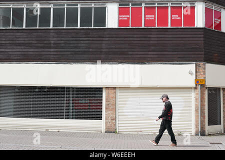 Vide, vacant, les locaux commerciaux dans le centre-ville de Kettering, Angleterre. Banque D'Images