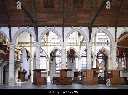 Intérieur de la vieille église Oude Kerk (la plus ancienne église à Amsterdam en date du 1306 aux Pays-Bas Banque D'Images