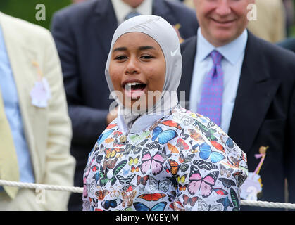 Khadijah Mellah après avoir remporté la Coupe du Magnolia sur Haverland durant la troisième journée du Festival Goodwood Qatar à Goodwood Hippodrome, Chichester. Banque D'Images