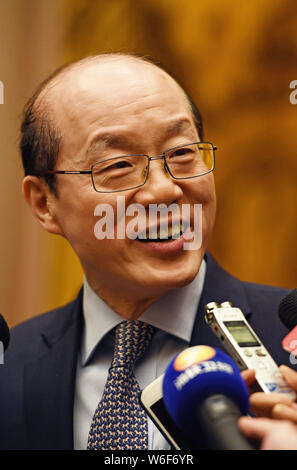 --FILE--Liu Jieyi, l'ancien représentant permanent aux Nations Unies, assiste à une conférence de presse pour la la 14e(Hubei Wuhan) - Taïwan Nous Banque D'Images