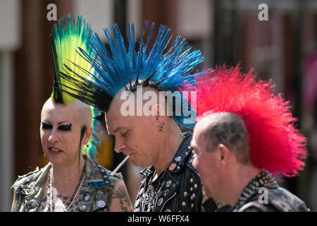 Blackpool, Lancashire, Royaume-Uni. 1er août 2019. Plus grand Festival de rébellion punk festival à Blackpool. Au début du mois d'août, jardins d'hiver de Blackpool est l'hôte d'une grande gamme de punk de la 21e édition du Festival de la rébellion attirant des milliers de touristes dans la station. Plus de 4 jours tous les mois d'août dans la région de Blackpool, le meilleur en matière de Punk se rassemblent pour cet événement social de l'année avec 4 jours de musique sur 6 étapes avec des masses de bandes. MediaWorldImages ; crédit/Alamy Live News Banque D'Images