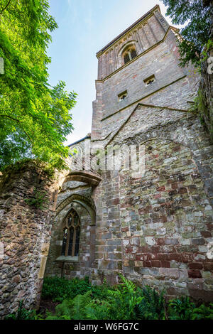 La chapelle en ruines du 12e siècle peu Malvern Priory, Worcestershire, Angleterre. Banque D'Images