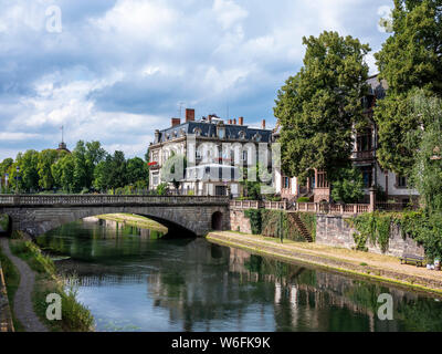 Fossé du Faux Rempart canal, bâtiments résidentiels, Pont de la Poste, pont de Neustadt, Strasbourg, Alsace, France, Europe, Banque D'Images