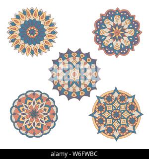 Résumé série de mandalas dessiné à la main dans de belles couleurs sur fond blanc Illustration de Vecteur