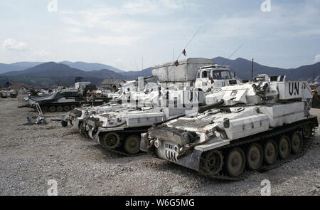 26 avril 1993 pendant la guerre en Bosnie : FV107 chars de lumière Scimitar du régiment de Cheshire dans le parc Warrior à la base de l'armée britannique à Bila, près de Vitez. Banque D'Images