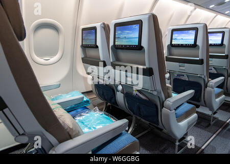 LE BOURGET PARIS - JUN 20, 2019 : la cabine de l'Airbus A3330neo avion du passager d'Air France au Bourget. Banque D'Images