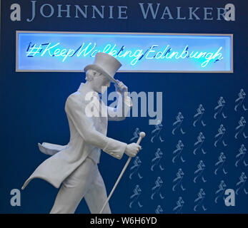 Johnnie Walker, statue, publicité whisky, Édimbourg, Écosse, Royaume-Uni Banque D'Images