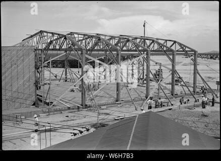 Gila River Centre de réinstallation, de rivières, de l'Arizona. La construction de la Butte de l'Auditorium. Banque D'Images