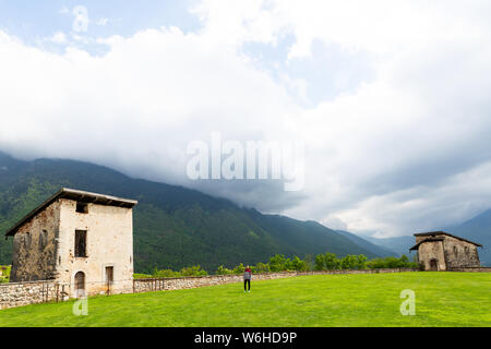 Vue de Castel Thun, Val di Non, Trentin-Haut-Adige , Italia Banque D'Images