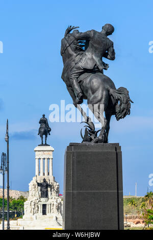 Le monument au général Antonio Maceo et le Calixto Garcia Monument situé sur le Malecon, La Havane, Cuba Banque D'Images