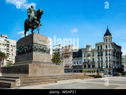 Artigas mausolée est un monument à héros uruguayen Jose Artigas, situé sur la Plaza Independencia, Montevideo, Uruguay. Banque D'Images