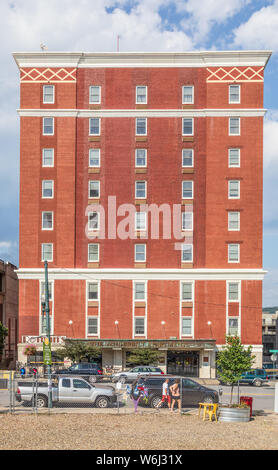 ASHEVILLE, NC, USA-27 Juillet 19 : Le Vanderbilt Apartments, sur Haywood Street, est un fournisseur de soins de la communauté. Banque D'Images