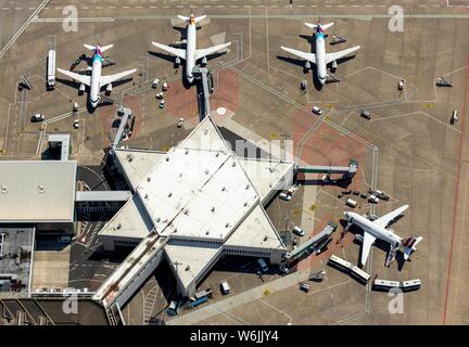 Vue aérienne, des avions au Terminal 2, aéroport de Cologne Bonn, Porz, Cologne, Rhénanie du Nord-Westphalie, Allemagne, Banque D'Images