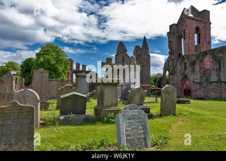 Pierre tombale dans les ruines de l'abbaye d'Arbroath, Arbroath, Angus, Scotland, United Kingdom Banque D'Images