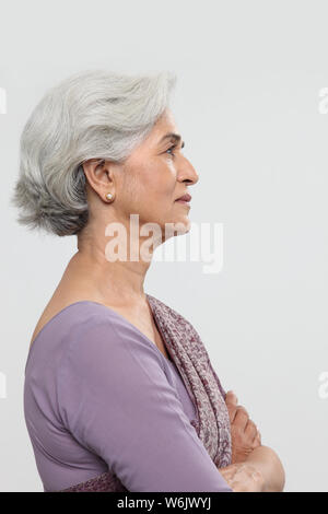 Profil d'une vieille femme Banque D'Images