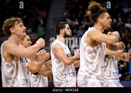 Les joueurs de Nouvelle-zélande effectuer kiwi haka dance pour égayer dans leur groupe un troisième match contre la Chine lors de la Coupe du Monde de Basketball FIBA 2019 Banque D'Images