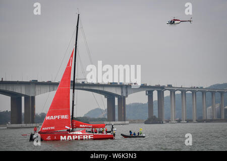 L'arrivée de l'équipe de course espagnol MAPFRE à Guangzhou pour la prochaine escale en Chine continentale au cours de la Volvo Ocean Race 2017-2018 dans la ville de Guangzhou, sou Banque D'Images