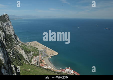 Vue de dessus du détroit de Gibraltar et la mer Méditerranée. Banque D'Images