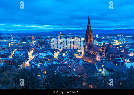 Allemagne, Freiburg im Breisgau magique dans l'humeur du soir Banque D'Images