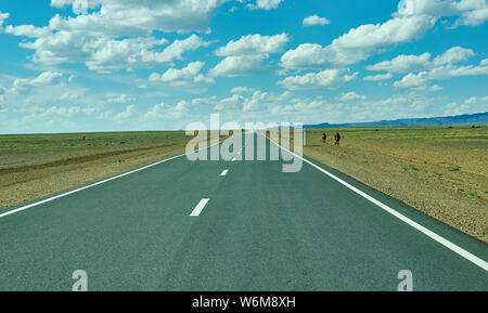 En route désert de Gobi. Huysiyn govi, Mongolie Banque D'Images