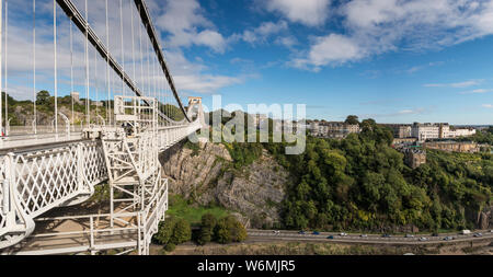 Le Clifton Suspension Bridge enjambant la rivière Avon Gorge et Avon, Bristol, UK Banque D'Images