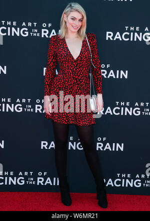 Hollywood, États-Unis. 06Th Aug 2019. HOLLYWOOD, LOS ANGELES, CALIFORNIE, USA - 01 août : Lola Lennox arrive à la première de Los Angeles de la 20th Century Fox's 'The Art of Racing in the Rain' tenue à l'El Capitan Theatre Le 1 août 2019 à Hollywood, Los Angeles, Californie, États-Unis. (Photo par Xavier Collin/Image Crédit : Agence de Presse) L'agence de presse Image/Alamy Live News Banque D'Images