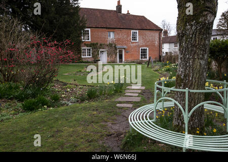 Jane Austen's ancien brique rouge accueil sur la succession, Chawton Hampshire, England, UK, elle s'y installe en 1809 pour les huit dernières années de sa vie. Banque D'Images