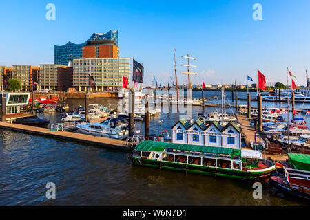 Hambourg, Allemagne - 26 juillet 2018 : Ville d'entrepôts ou de quartier Speicherstadt sunset view Banque D'Images