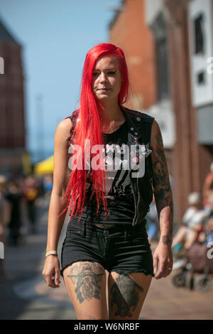 Blackpool, Lancashire, Royaume-Uni. 2 Août, 2019. Sandra de la Suède à la rébellion Festival, le plus grand festival punk à Blackpool. Au début du mois d'août, jardins d'hiver de Blackpool est l'hôte d'une grande gamme de punk de la 21e édition du Festival de la rébellion attirant des milliers de touristes dans la station. Plus de 4 jours tous les mois d'août dans la région de Blackpool, le meilleur en matière de Punk se rassemblent pour cet événement social de l'année avec 4 jours de musique sur 6 étapes avec des masses de bandes. Crédit ; Crédit : MediaWorldImages/Alamy Live News Banque D'Images