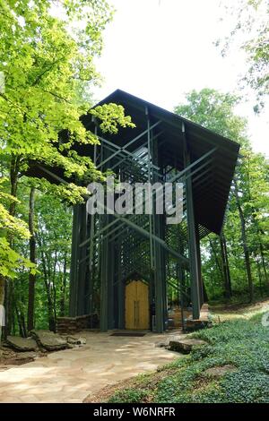 EUREKA SPRINGS, AK -28 JUIN 2019- Vue de la chapelle, un Thorncrown bois historique chapelle dans les bois d'Eureka Springs, Arkansas, inscrites à la nationa Banque D'Images