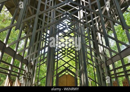 EUREKA SPRINGS, AK -28 JUIN 2019- Vue de la chapelle, un Thorncrown bois historique chapelle dans les bois d'Eureka Springs, Arkansas, inscrites à la nationa Banque D'Images