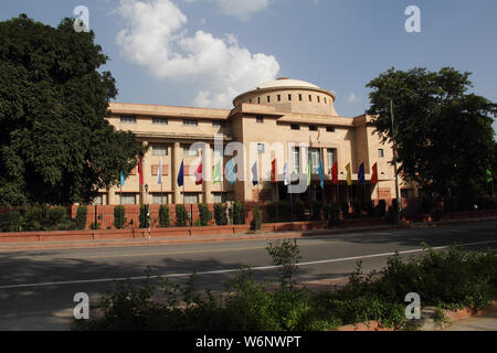 Art museum along a road, National Museum, Janpath, New Delhi, Delhi, India Stock Photo