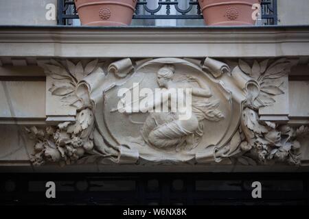 Paris 6ème arrondissement, 15 rue Duguay Trouin, détail des façades de type haussmannien Banque D'Images