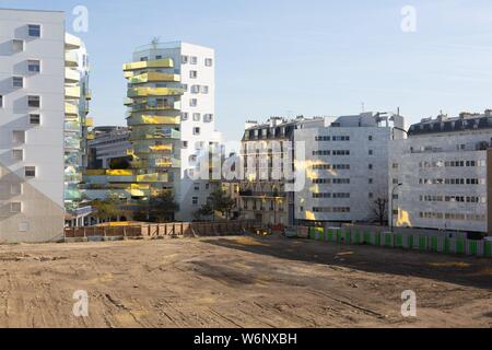 13ème arrondissement de Paris, quai d'Austerlitz, et la masse des déchets de chantier Banque D'Images
