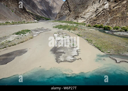 La belle Vallée de Bartang, trekking destination. Vue sur la Vallée de Bartang dans le Pamir, au Tadjikistan, en Asie centrale. Banque D'Images