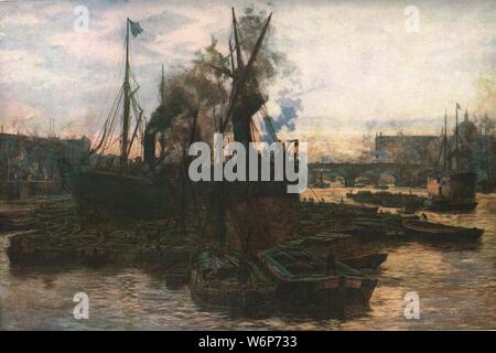 'Le bassin de Londres, fin du xixe ou début du xxe siècle, (c1930). Bateaux à vapeur et chalands sur la Tamise au coucher du soleil, avec le dôme de la Cathédrale St Paul à la distance. La piscine de Londres est la partie de la Tamise utilisée par l'expédition, entre London Bridge et la pointe nord-est de la péninsule de Rotherhithe. La peinture dans la galerie Oldham, Greater Manchester. À partir de "chefs-d'art britannique moderne". [L'Amalgamated Press Ltd., Londres, c1930] Banque D'Images