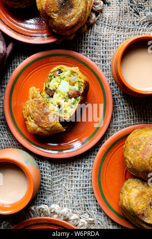 Indian street food - beignets de pommes de terre - Sans gluten / Vegan Banque D'Images