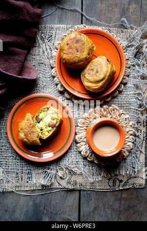 Indian street food - beignets de pommes de terre - Sans gluten / Vegan Banque D'Images