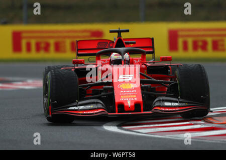 Budapest, Hongrie. 02 août, 2019. Sebastian Vettel de la Scuderia Ferrari sur la voie au cours de la pratique pour la F1 Gran Prix de Hongrie Crédit : Marco Canoniero/Alamy Live News Banque D'Images