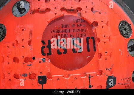 25 janvier, 2019 - Moscou, Russie : Élément du module orbitale habitée Vostok (partie arrière) avec l'inscription 'URSS. Les gens à l'intérieur ! Aide !' Banque D'Images