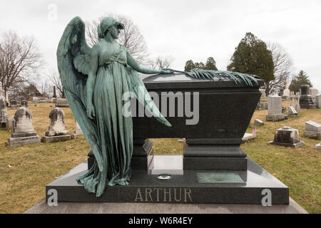 Tombe Du Président Chester A Arthur Dans Le Cimetière Rural D'Albany New York Banque D'Images