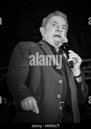 Rio de Janeiro, Brésil. Frebuary 27, 2016 : l'ancien Président du Brésil, Luis Inacio Lula da Silva, prononce un discours lors d'une réunion du Parti des travailleurs Banque D'Images